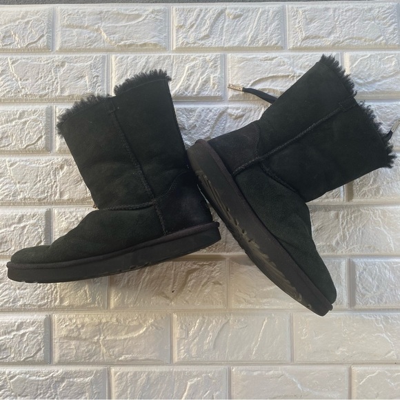 UGG Pala Womens Boots Sheepskin Side Laceup and Bow Size 7 - Picture 2 of 7